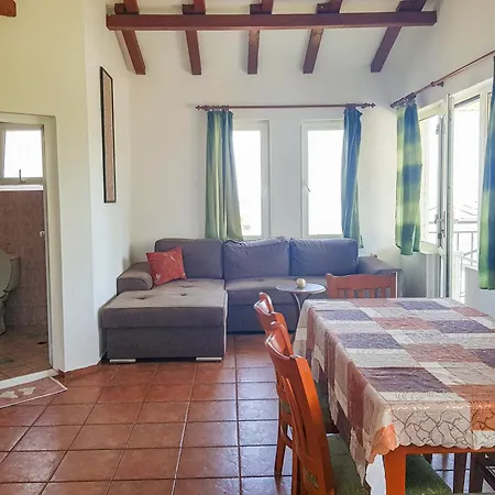Apartamento четири сезона Sinemoretz